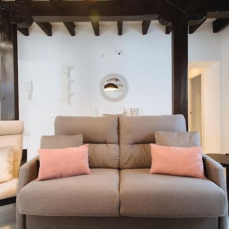 Ad2B Apartment, 300M From Cathedral With 2Br เซบีญา ภายนอก รูปภาพ