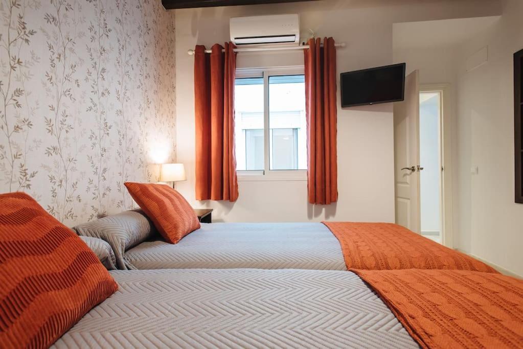 Ad2B Apartment, 300M From Cathedral With 2Br เซบีญา ภายนอก รูปภาพ